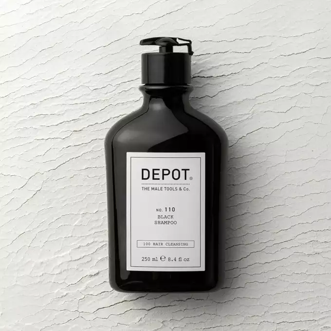 Depot 110 Black Shampoo Szampon podkreślający naturalny blask włosów z dodatkowym czarnym pigmentem 250ml.webp