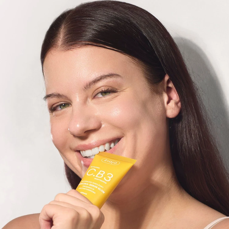 Ziaja C.B3 Maseczka-serum glow Niacynamid 50 ml.jpg