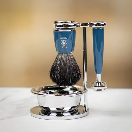 Muhle Rytmo Zestaw do golenia 4-częściowy - Maszynka na wkłady gillette fusion, pędzel włosie borsuka oraz kolor delikatnego błękitu.jpg.webp