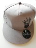 Czapka szara z daszkiem Snapback "Król Brody" BRODATYZBIR